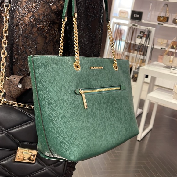 MICHAEL KORS
Jet Set Medium Front Zip Pebbled Leather Chain Tote Bag
Jewel Green - Picture 7 of 16
